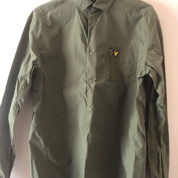 Military green Lyle and Scott bottom shirt - Picture 1 of 4